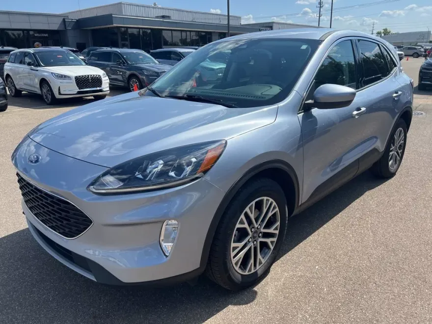 2022 Ford Escape SEL photo 1