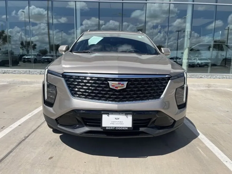 2025 Cadillac XT4 Premium Luxury photo 1