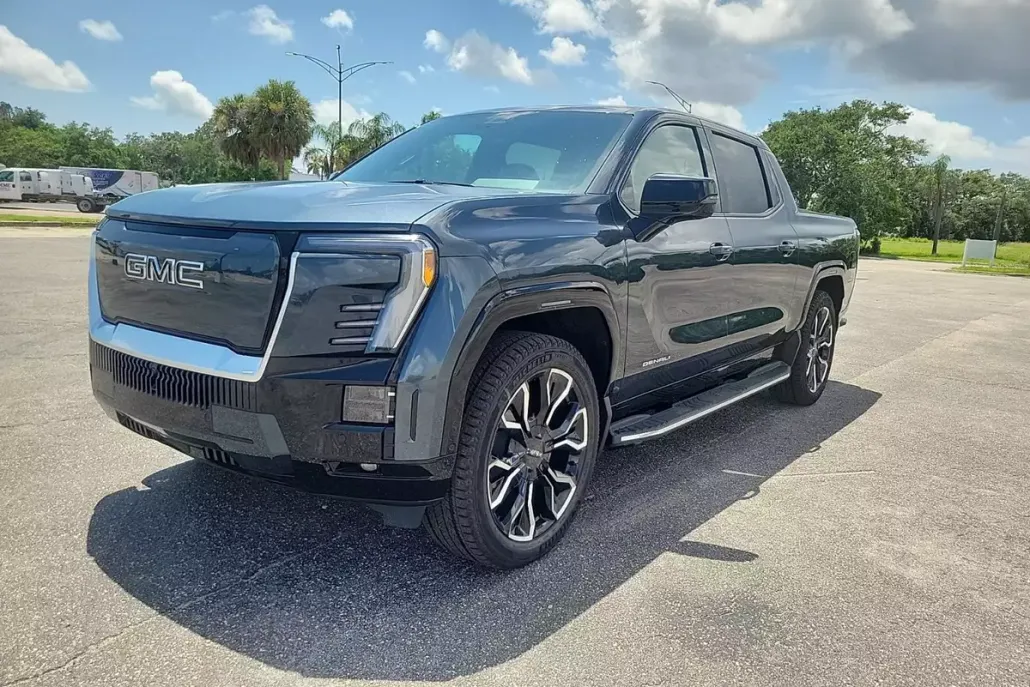 2025 Gmc Sierra Denali photo 1