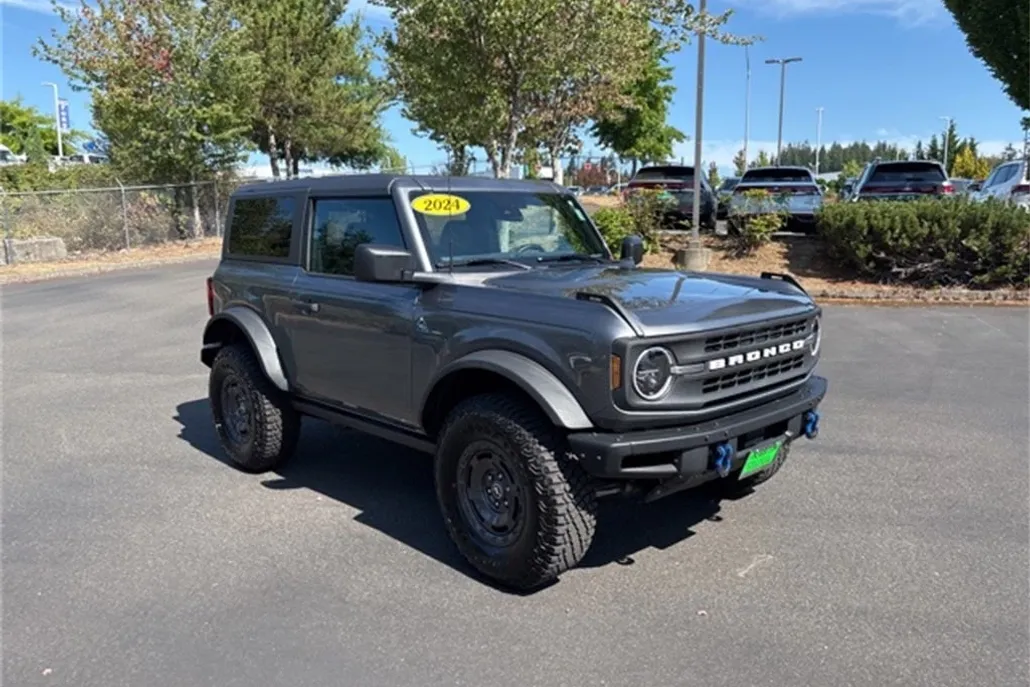 2024 Ford Bronco Black Diamond photo 1