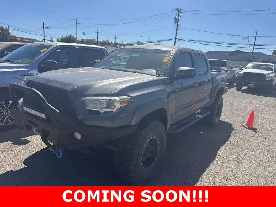 2016 Toyota Tacoma SR5 V6 photo 1