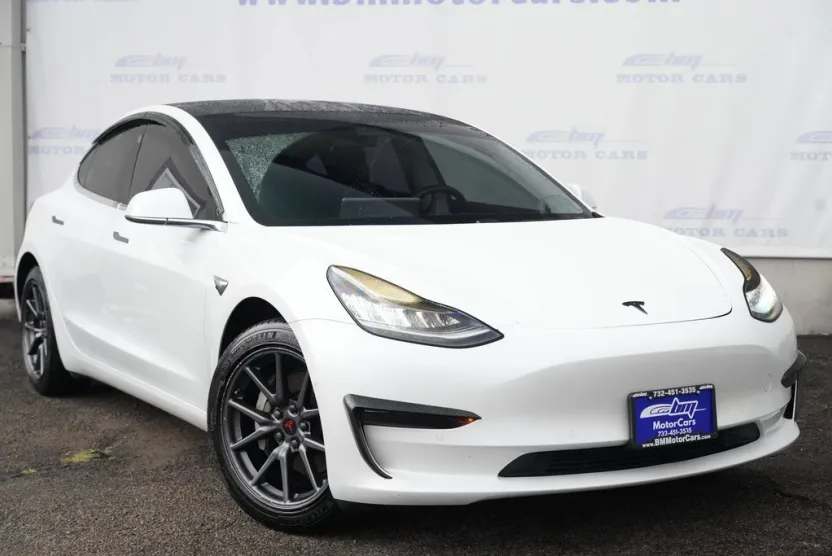 2019 Tesla Model 3 Long Range photo 1