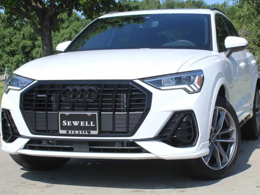 2025 Audi Q3 S line Premium photo 1