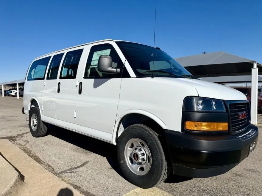 2025 Gmc Savana Cargo 2500 photo 1