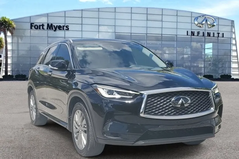 2023 Infiniti QX50 Luxe photo 1