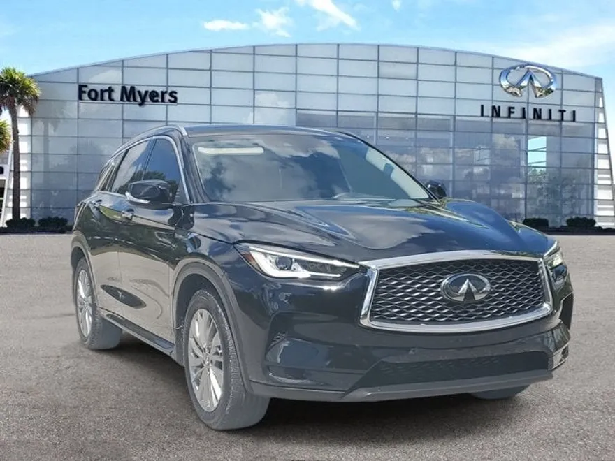 2023 Infiniti QX50 Luxe photo 1