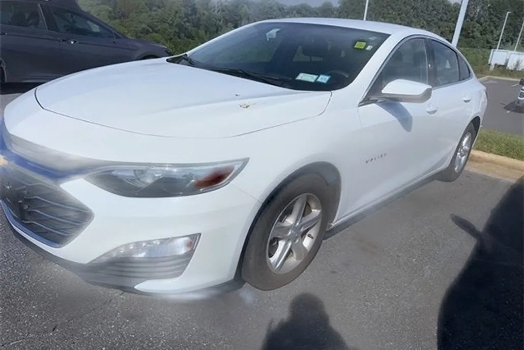 2023 Chevrolet Malibu 1LT photo 1