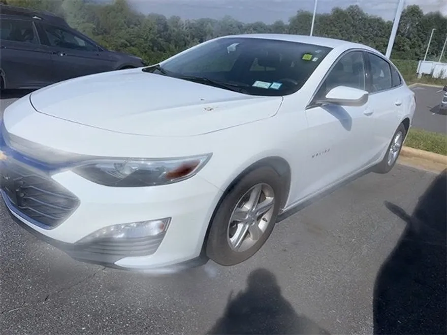 2023 Chevrolet Malibu 1LT photo 1