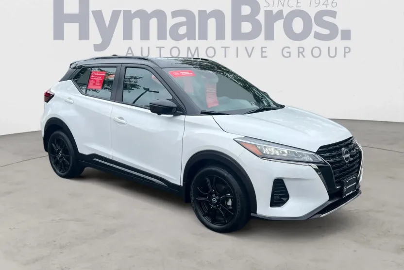 2024 Nissan Kicks SR photo 1