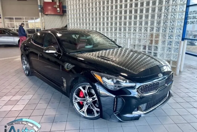 2018 Kia Stinger GT2 photo 1