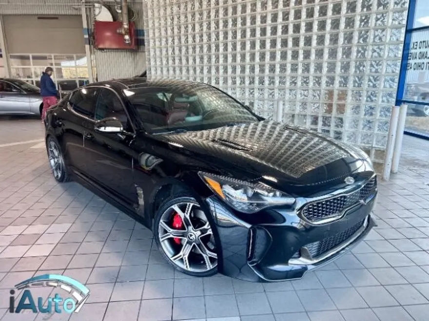 2018 Kia Stinger GT2 photo 1