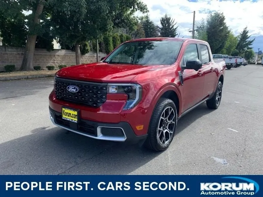 2025 Ford Maverick Lariat photo 1