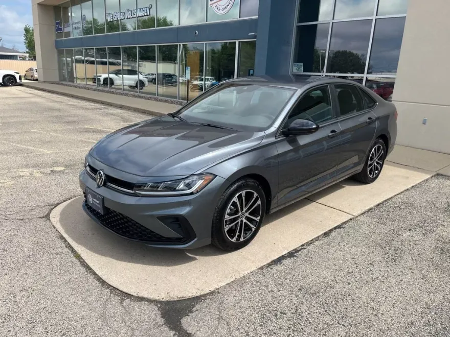 2025 Volkswagen Jetta 1.5T Sport photo 1
