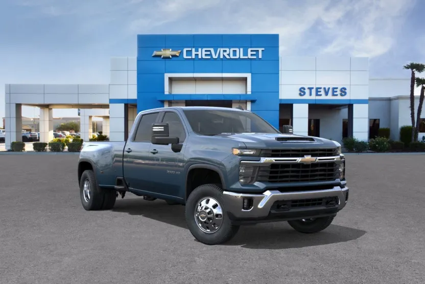 2025 Chevrolet Silverado 3500HD LT photo 1