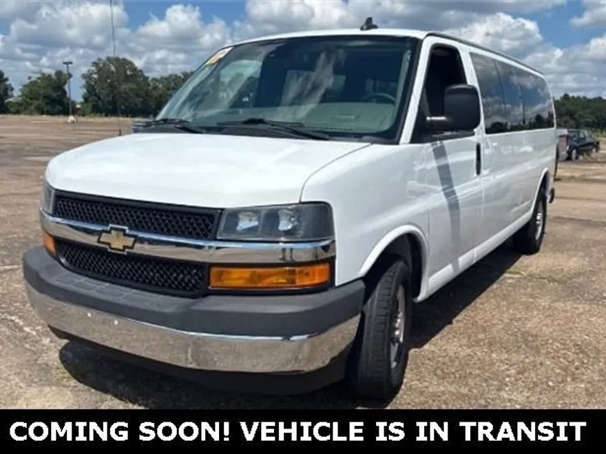2019 Chevrolet Express Passenger 3500 LT photo 1