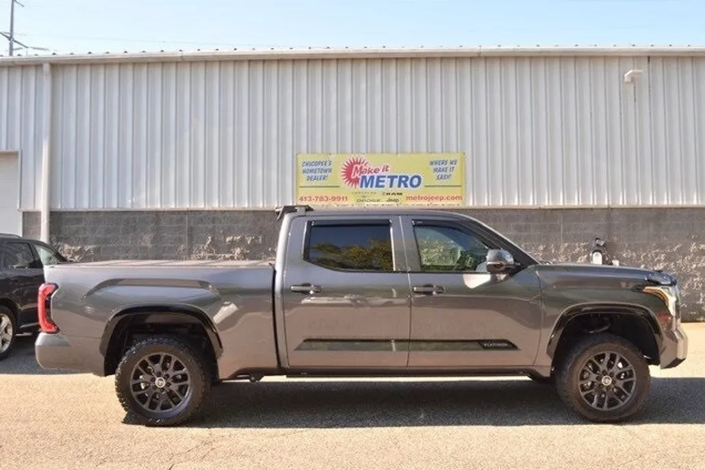 2024 Toyota Tundra Platinum photo 1