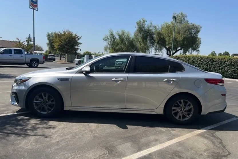 2019 Kia Optima LX photo 1