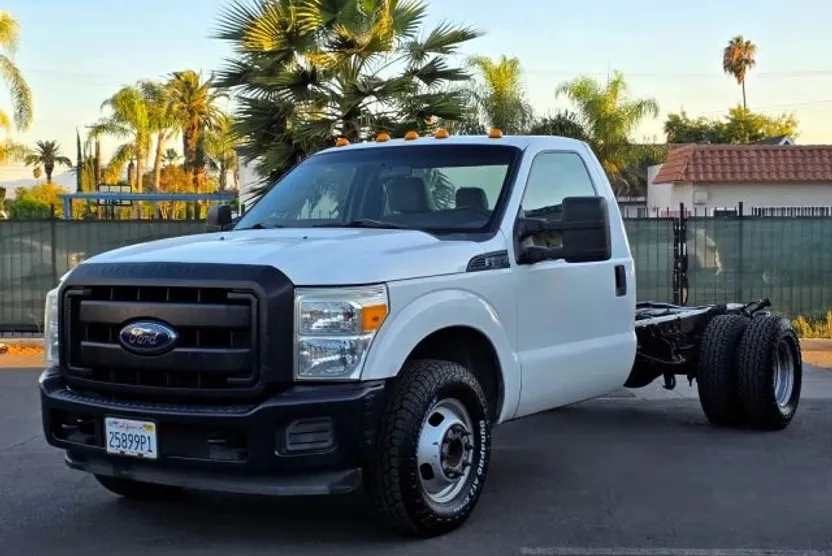 2015 Ford F-350 photo 1