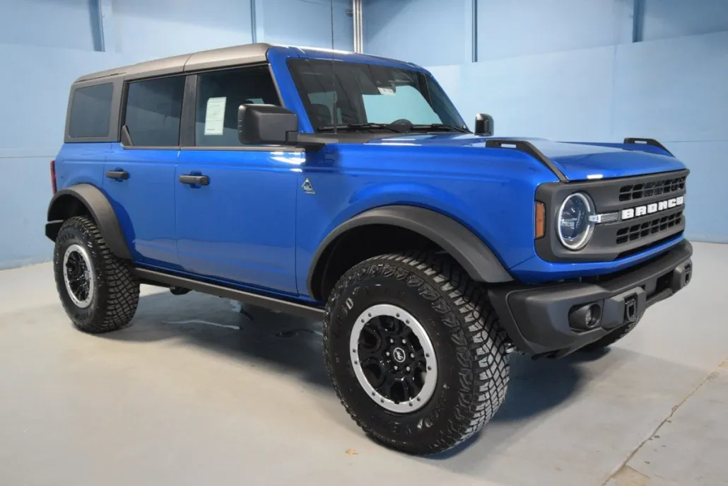 2024 Ford Bronco Black Diamond photo 1