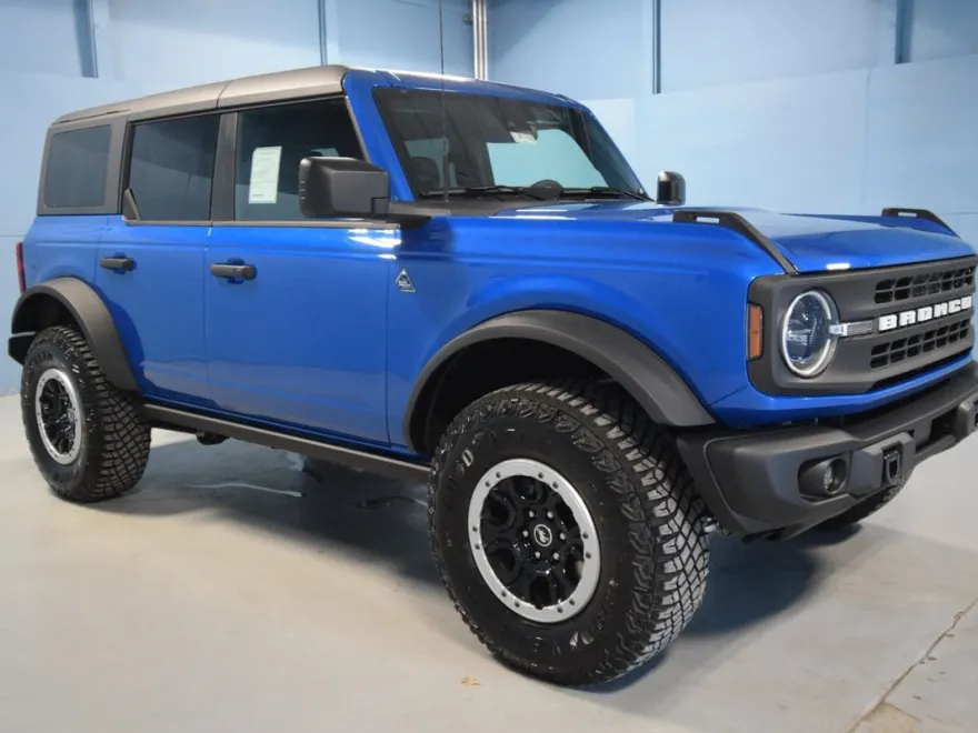2024 Ford Bronco Black Diamond photo 1