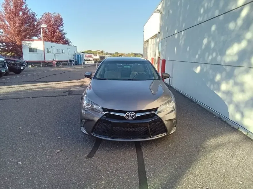 2017 Toyota Camry XSE photo 1