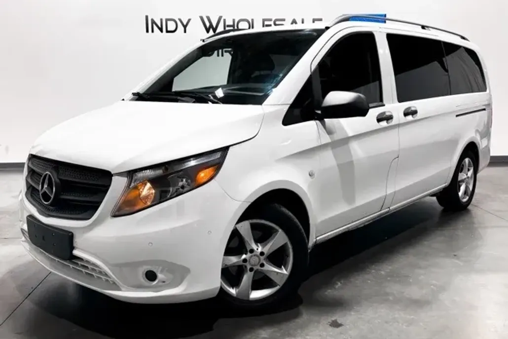 2016 Mercedes Benz Metris Passenger photo 1
