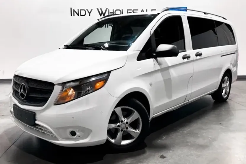 2016 Mercedes Benz Metris Passenger photo 1