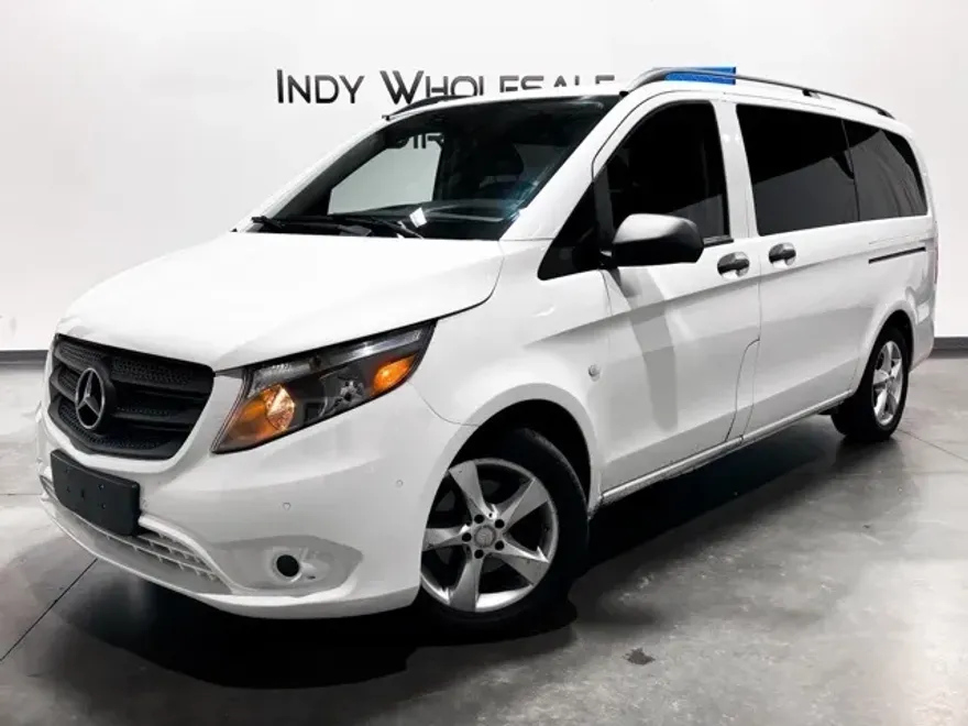 2016 Mercedes Benz Metris Passenger photo 1