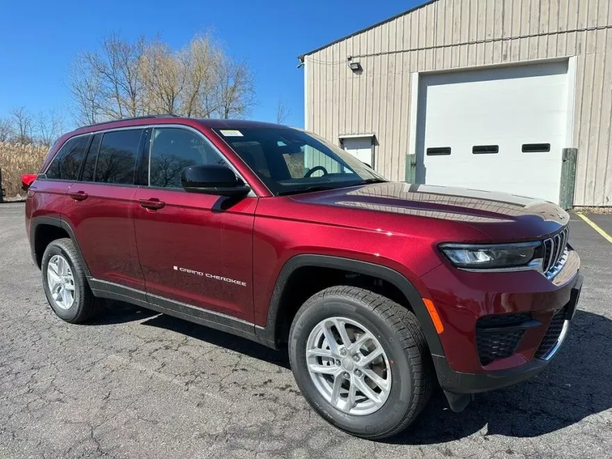 2025 Jeep Grand Cherokee Laredo X photo 1