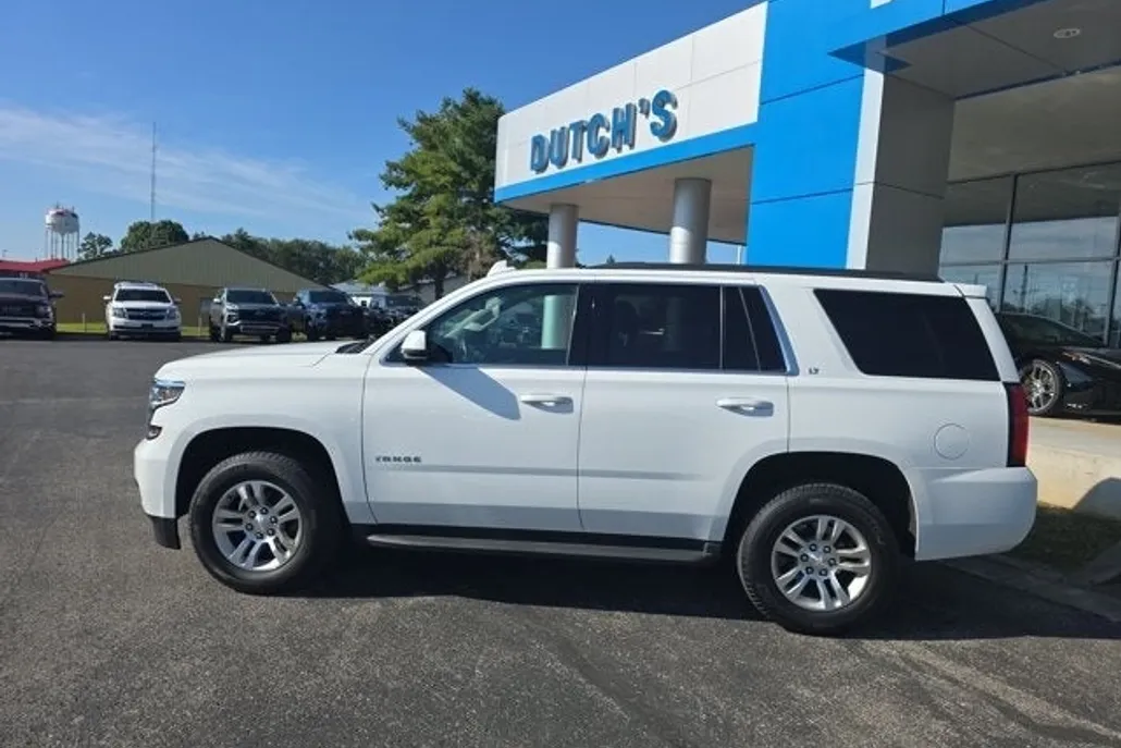 2017 Chevrolet Tahoe LT photo 1