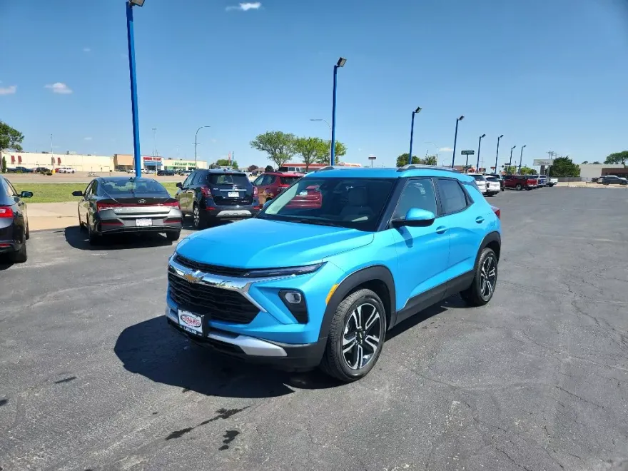 2025 Chevrolet Trailblazer LT photo 1