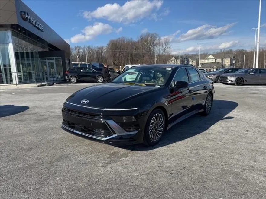 2025 Hyundai Sonata Hybrid Limited photo 1
