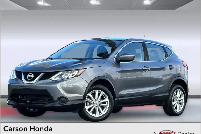 2017 Nissan Rogue Sport S photo 1