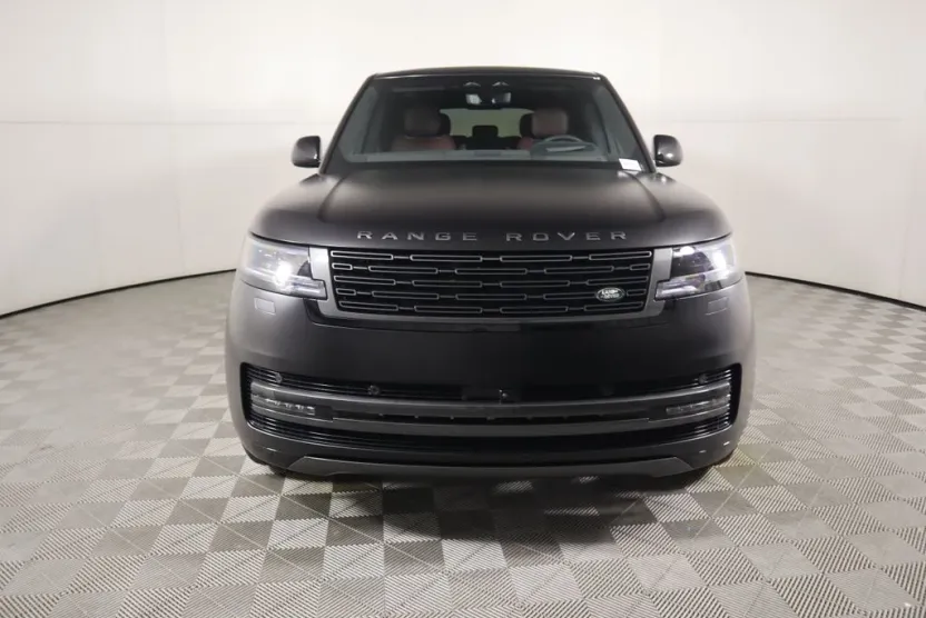 2025 Land Rover Range Rover SE photo 1