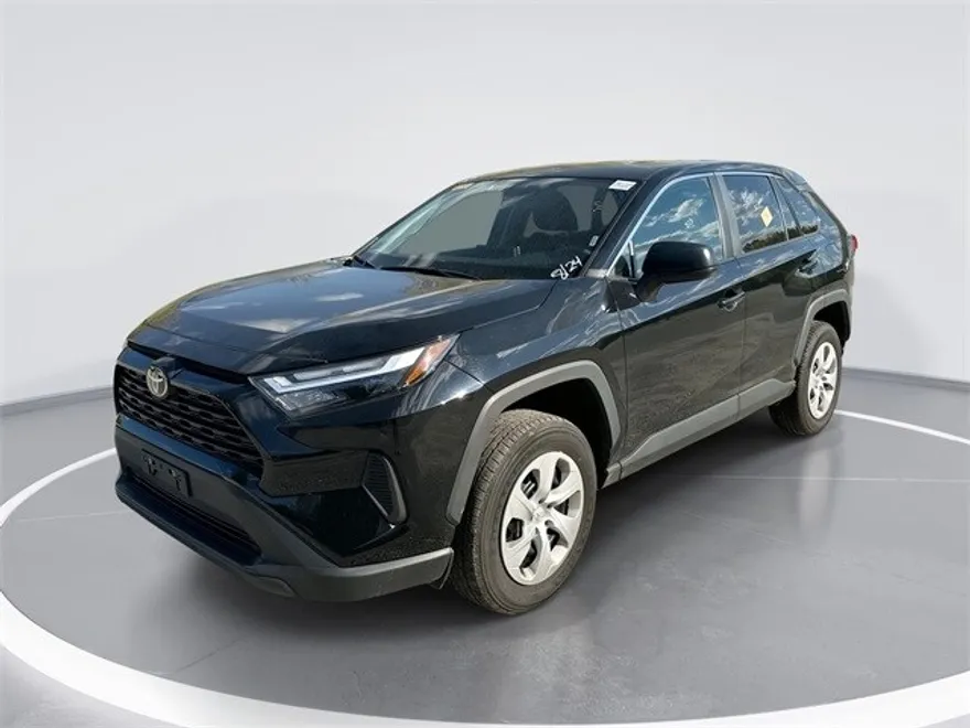 2024 Toyota RAV4 LE photo 1