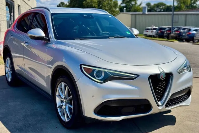 2018 Alfa Romeo Stelvio Ti photo 1