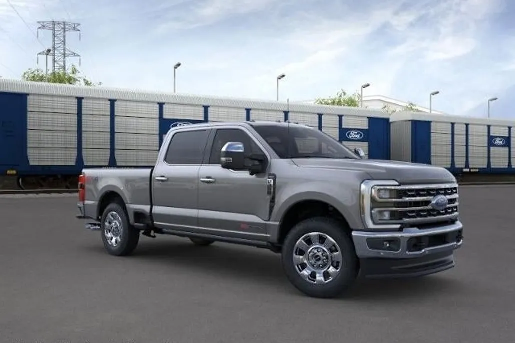2025 Ford F-350 Lariat photo 1