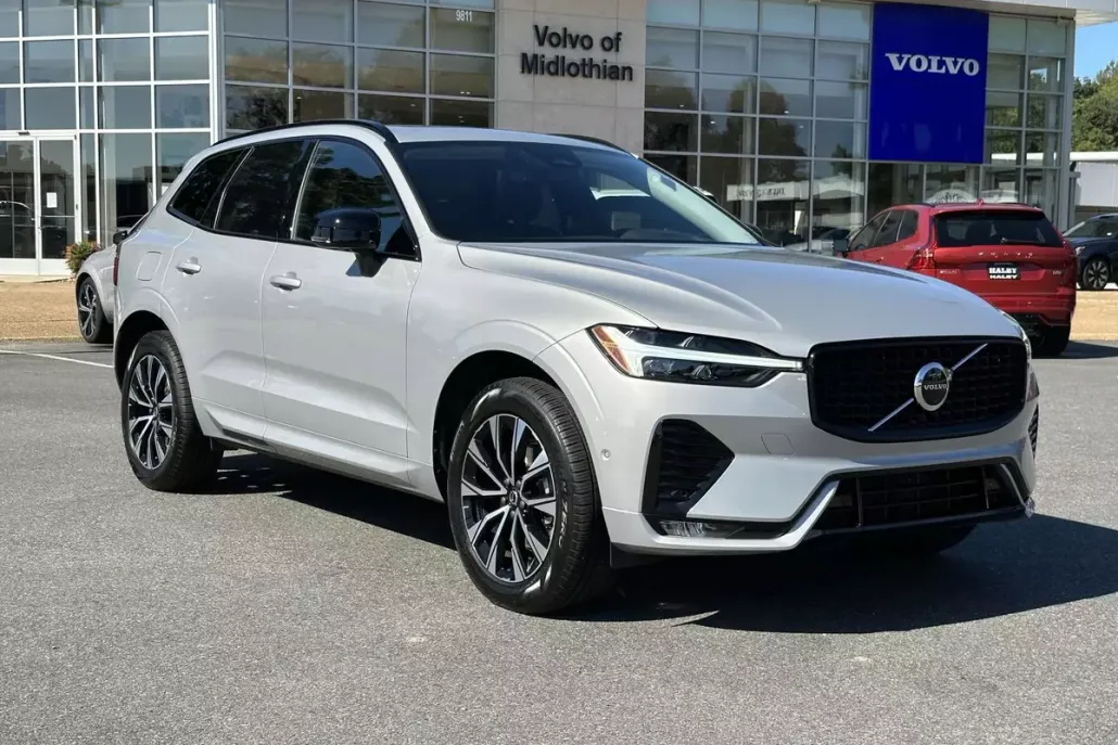 2025 Volvo XC60 B5 Plus photo 1