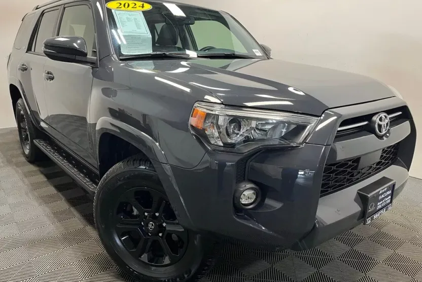 2024 Toyota 4Runner SR5 Premium photo 1