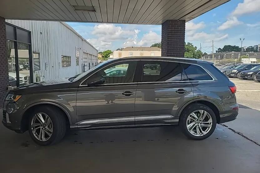 2020 Audi Q7 45 Premium Plus photo 1