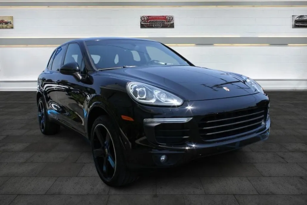 2017 Porsche Cayenne photo 1