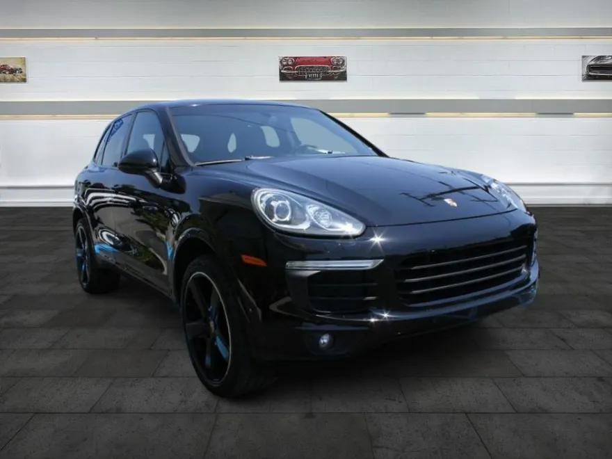 2017 Porsche Cayenne photo 1