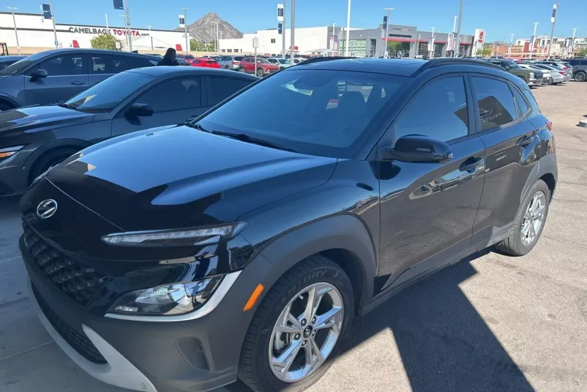 2023 Hyundai Kona SEL photo 1