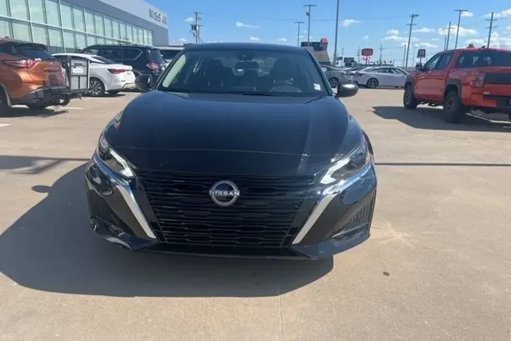 2025 Nissan Altima 2.5 SV photo 1