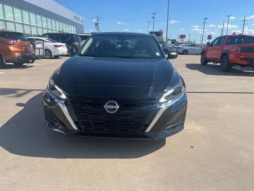 2025 Nissan Altima 2.5 SV photo 1