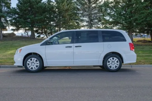 2020 Dodge Grand Caravan SE photo 3