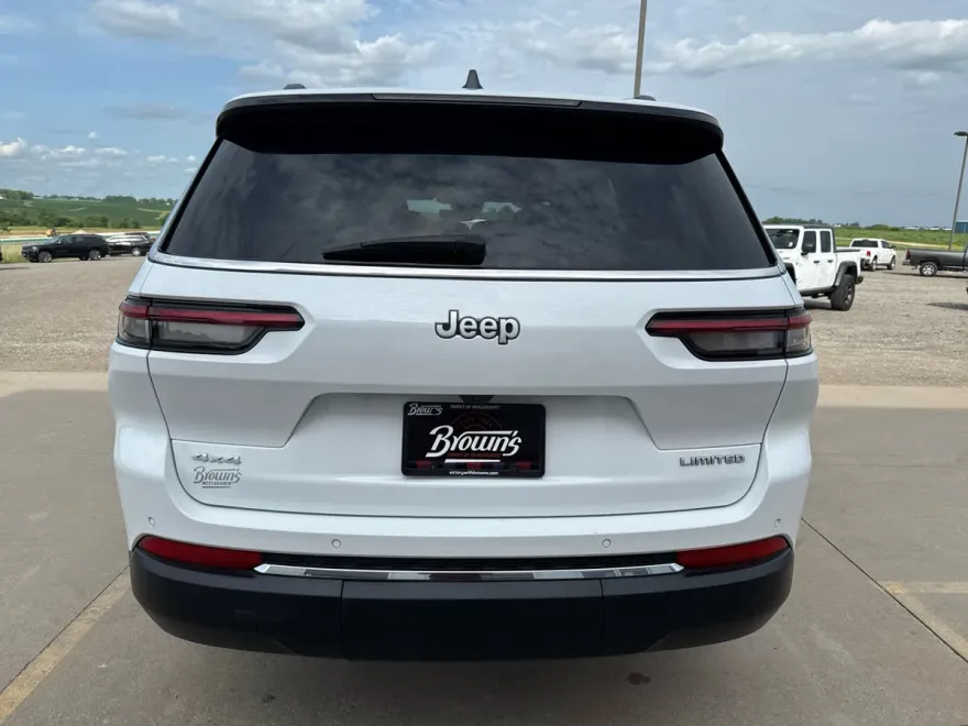 2024 Jeep Grand Cherokee Limited photo 1