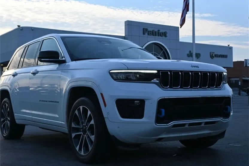 2022 Jeep Grand Cherokee Overland 4xe photo 1