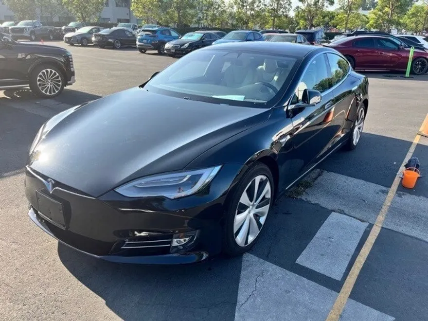 2020 Tesla Model S Long Range Plus photo 1