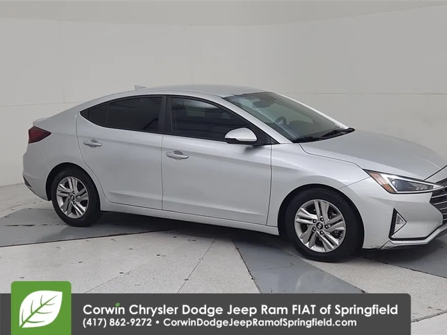 2019 Hyundai Elantra SEL photo 1
